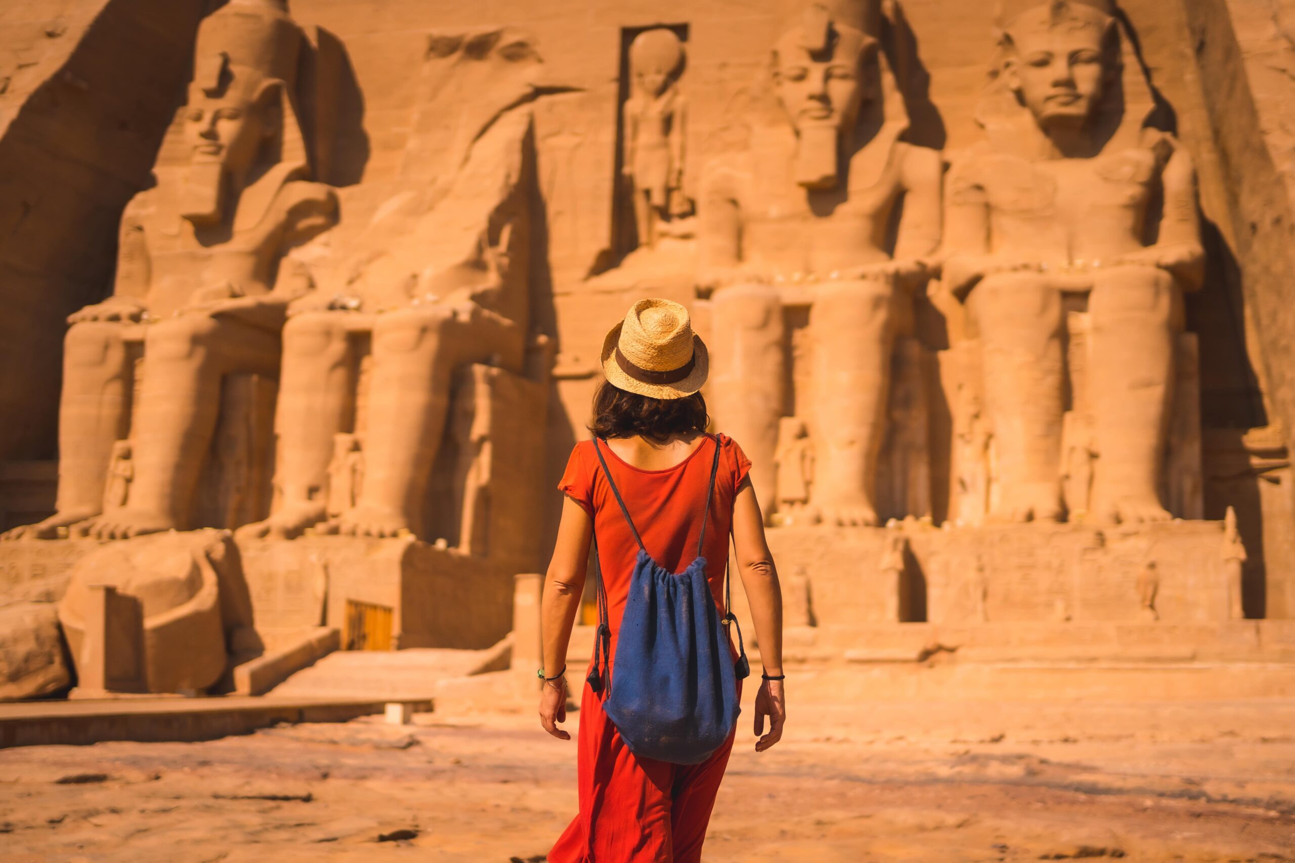 female-abu-simbel-temple-southern-egypt-lake-nasser-min